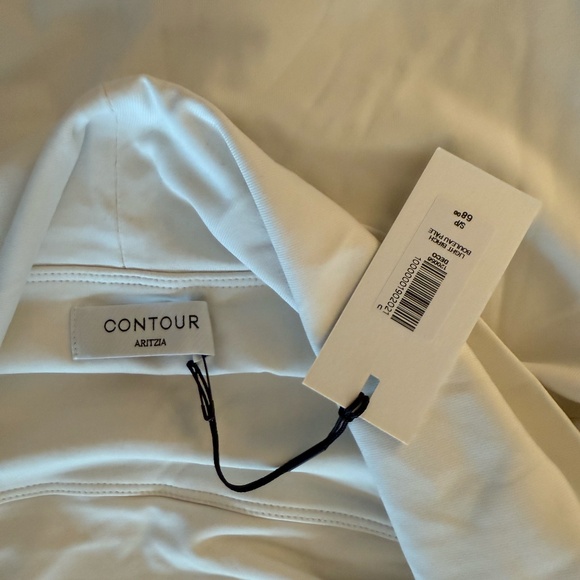 Babaton Streamline Top *NWT* - Picture 4 of 4